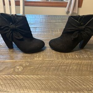 Rue21 Black Ankle Booties with Bow